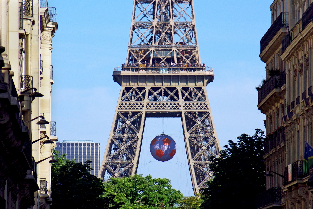 The Eiffel Tower from Avenue d'Eylau © French Moments