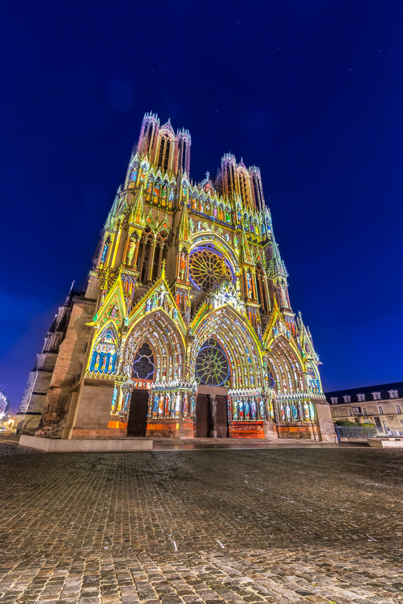 The show by Skertzò displayed on the façade of Reims cathedral © Frédéric Leroux