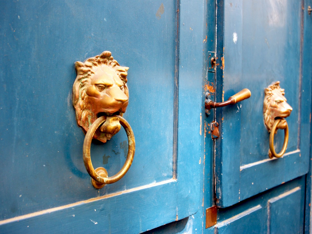 Paris door knockers and handles - French Moments