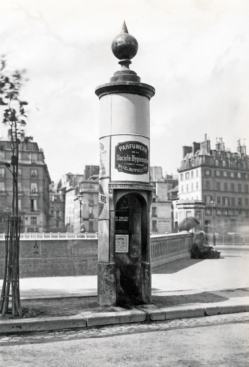 vespasienne urinoir Paris