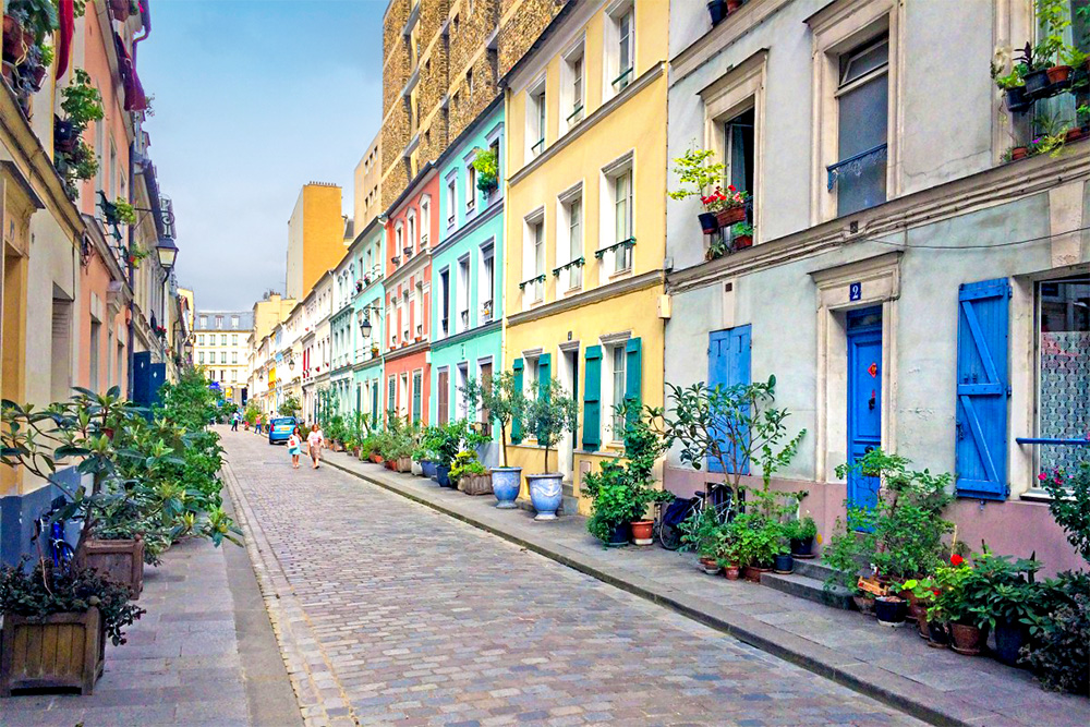 Rue Crémieux in Paris