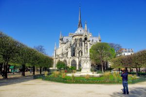 Things you should know about Square Jean-XXIII, Paris - French Moments