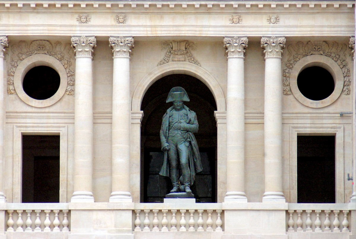 statue of Napoleon Les Invalides