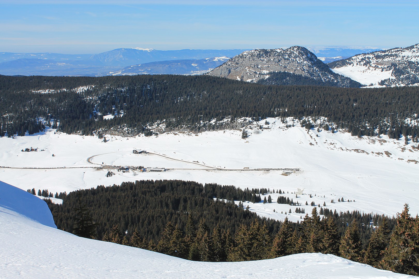 Plateau des Glières in winter © B. Brassoud - licence [CC BY-SA 4.0] from Wikimedia Commons