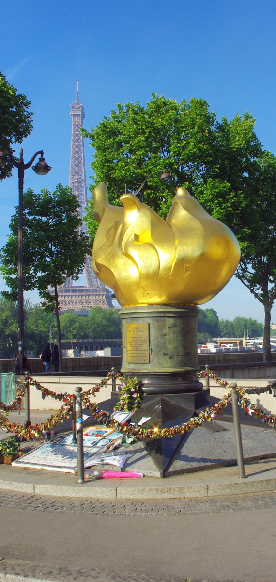 Facts about Paris - Flame of Liberty © French Moments