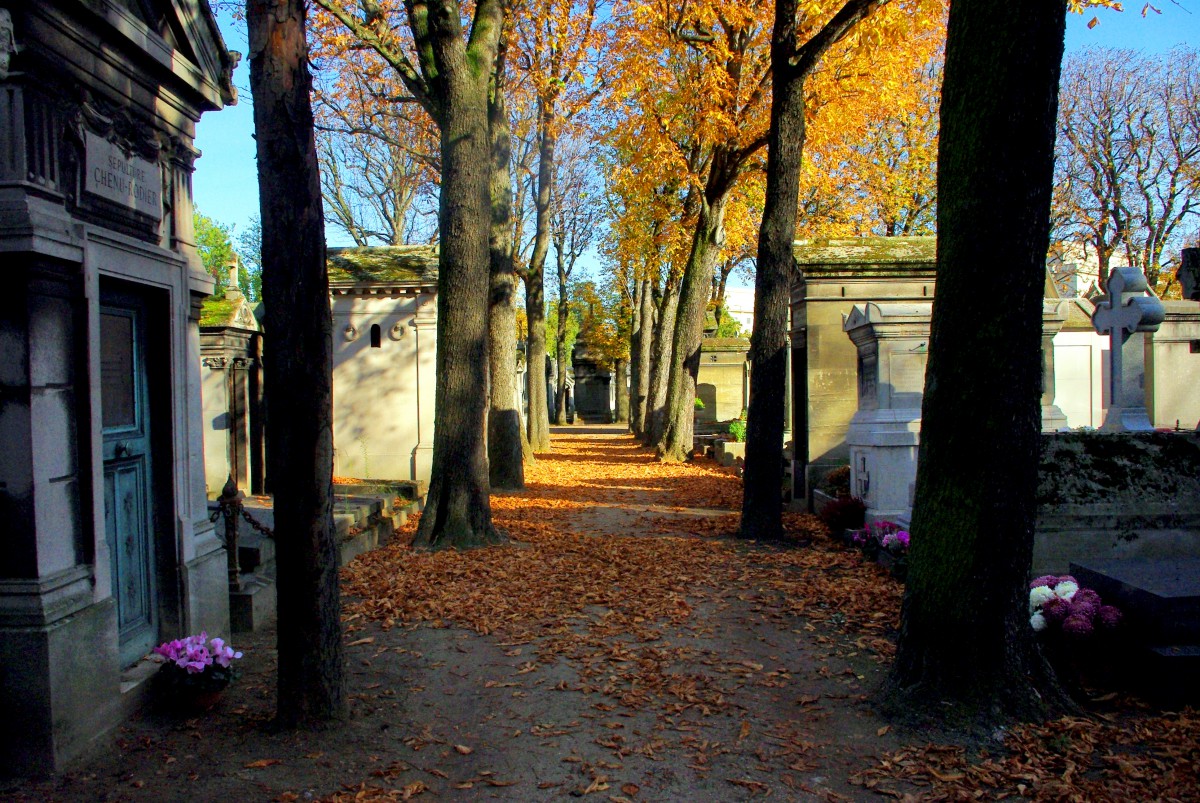 All Saints' Day in France - Passy Cemetery © French Moments