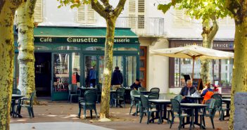 What to see in Aix-les-Bains, Savoie Place du Temple de Diane, Aix-les-Bains © French Moments