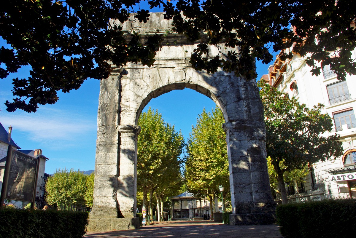 Arch of Campanus, Aix-les-Bains © French Moments