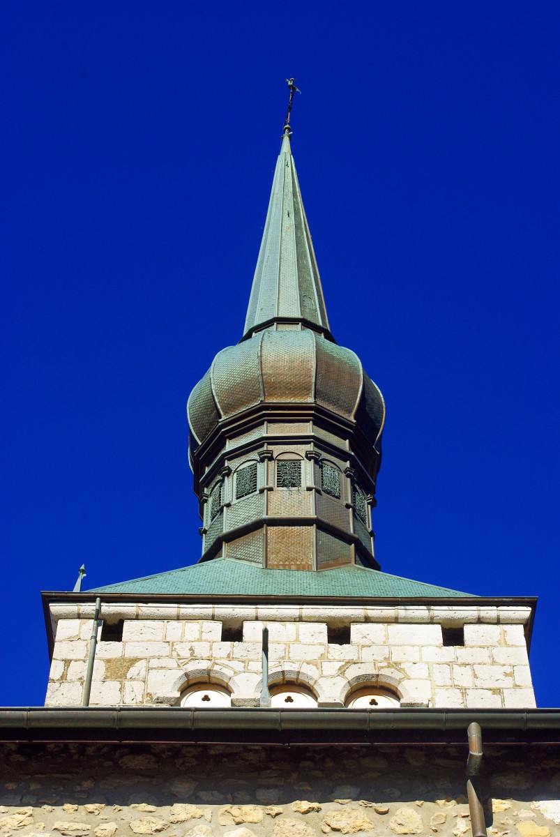 Onion-shaped steeple, church of La Roche-sur-Foron © French Moments