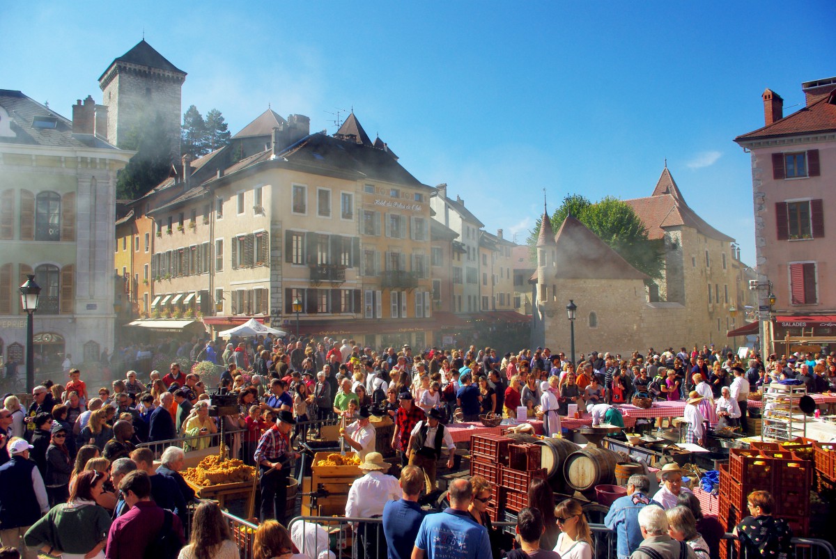 Return from the Alpine Pastures Festival, Annecy © French Moments