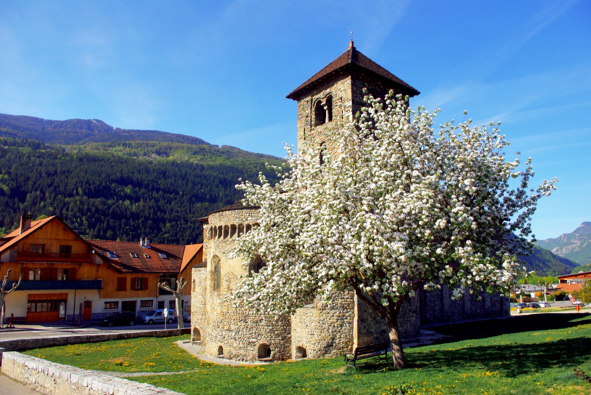 St. Martin Basilica, Aime © French Moments