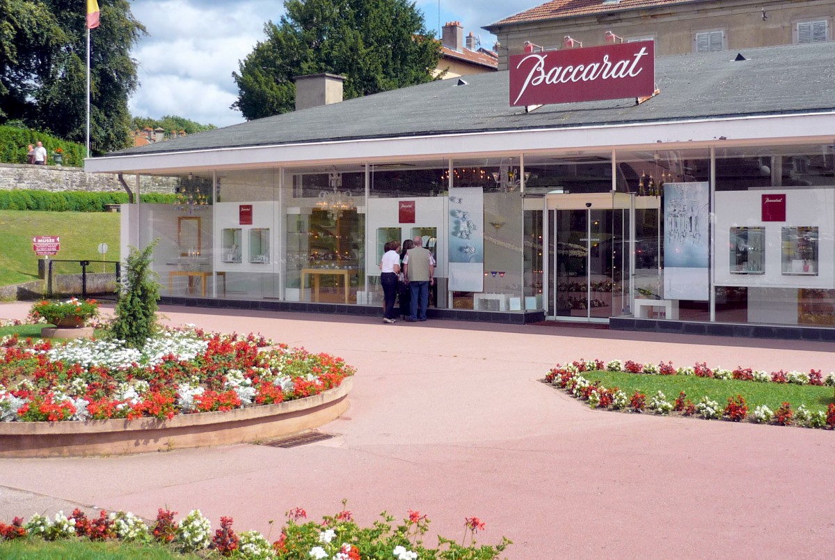 The store of the Baccarat crystal works in Baccarat © French Moments