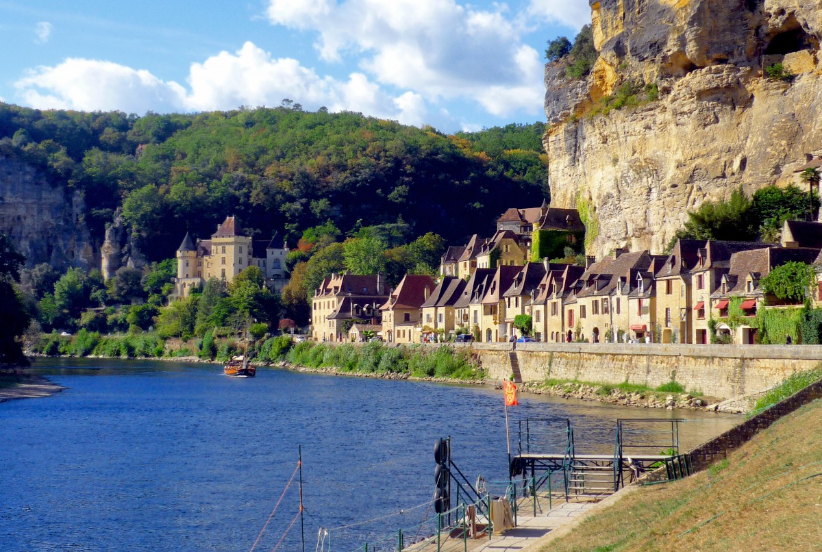 Discover The Village Of La Roque Gageac French Moments Discover The Village Of La Roque Gageac French Moments
