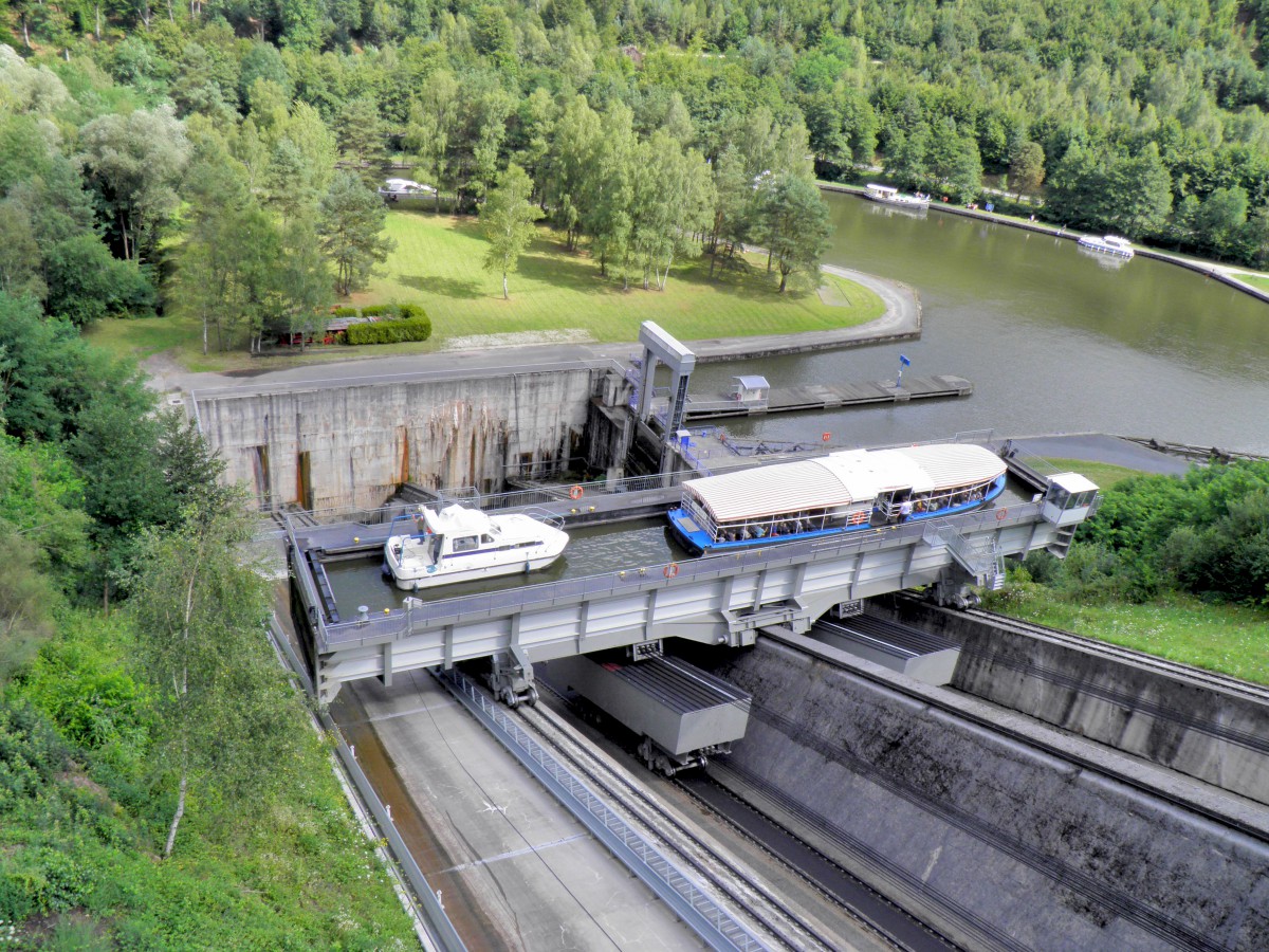 The Saint-Louis-Arzviller inclined plane © Gzen92 - licence [CC BY-SA 3.0] from Wikimedia Commons