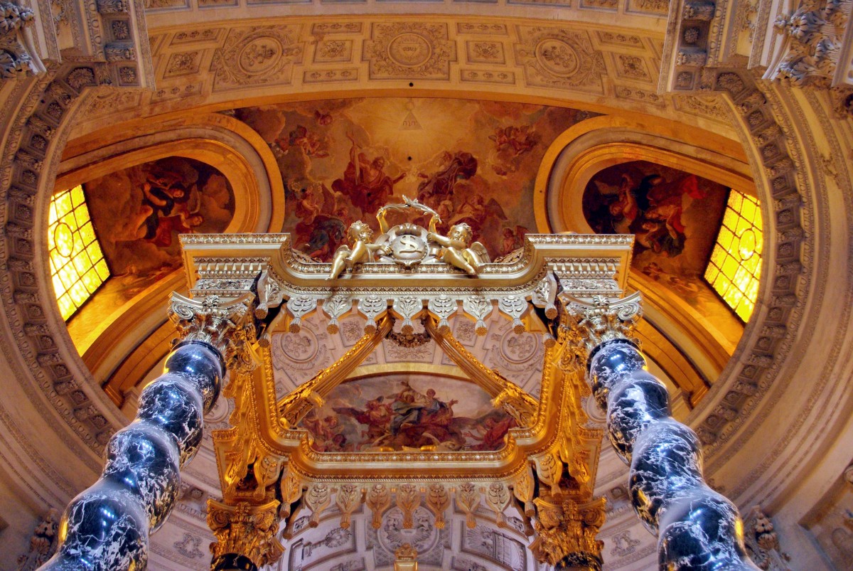 The Dome church of Les Invalides and Napoleon's tomb - French Moments