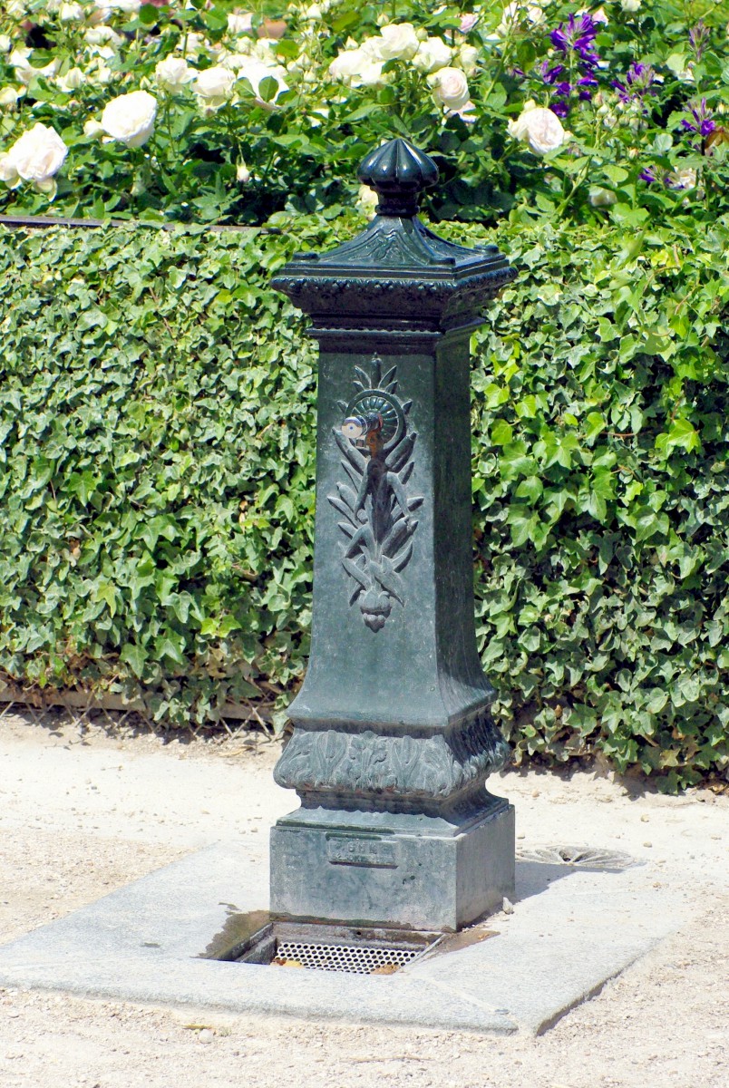 Wallace Fountain Jardin du Palais Royal 1st arrt Paris © French Moments