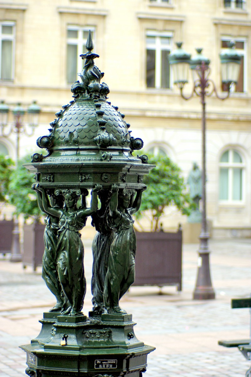 Wallace Fountain in Place Hubert Monmarché (15th arrt) © French Moments