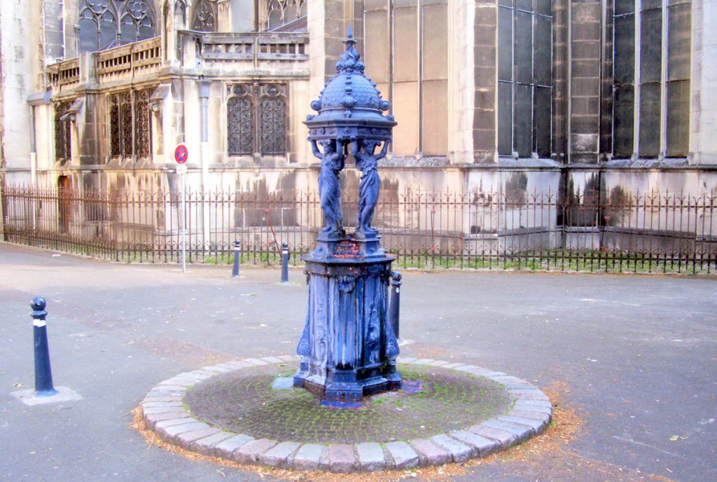 The iconic Wallace fountains in Paris French Moments