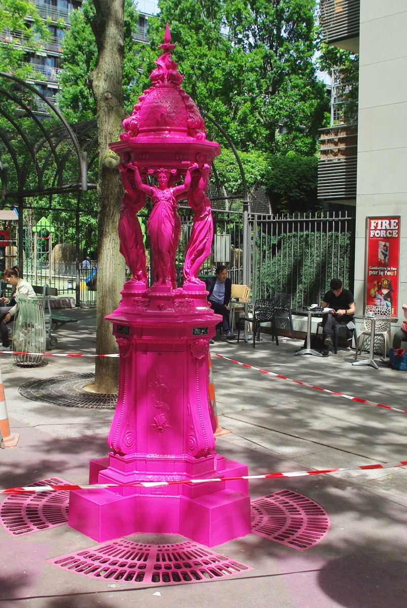 A pink Wallace Fountain in rue Jean-Anouilh (13th arrt) © French Moments