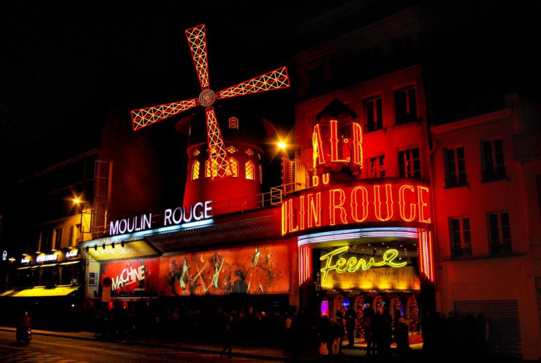 The secrets about the Moulin Rouge in Paris - French Moments