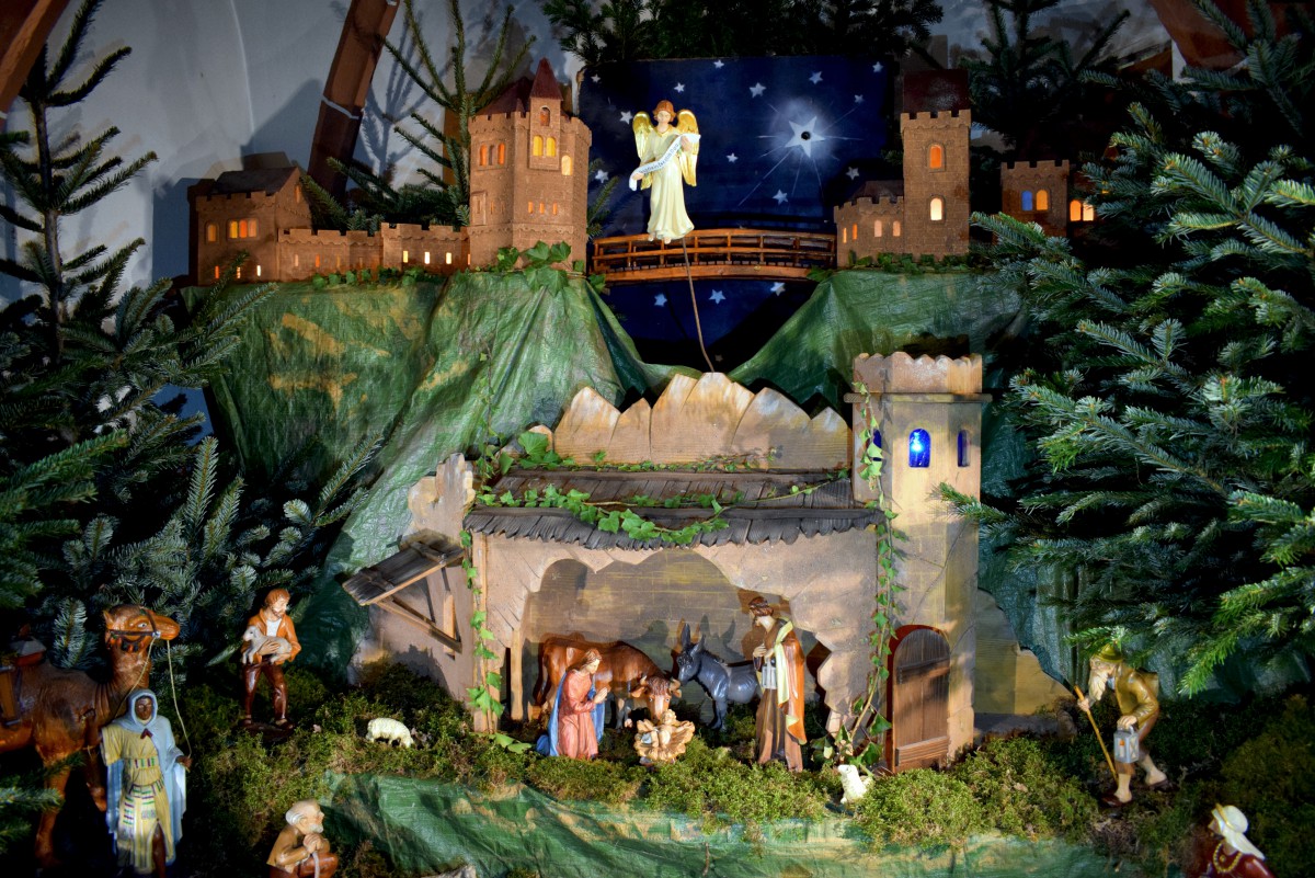The Nativity scene in the chapel of the Haut-Barr castle © French Moments