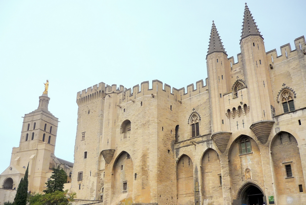 The Popes' Palace in Avignon © French Moments
