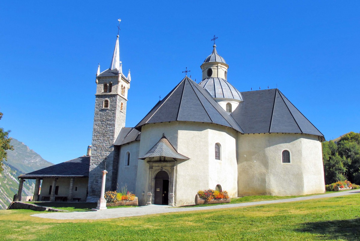 Church of Notre-Dame-de-la-Vie in Saint-Martin-de-Belleville © Simon Strueux - licence [CC0] from Wikimedia Commons