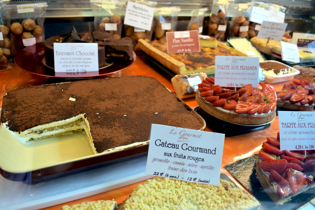 Caterer Le Gourmet Dijon at the Halles market © French Moments