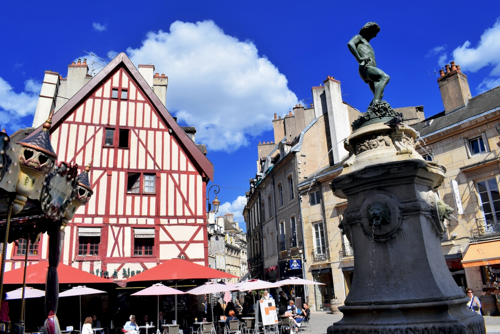 Place F. Rude, Dijon © French Moments
