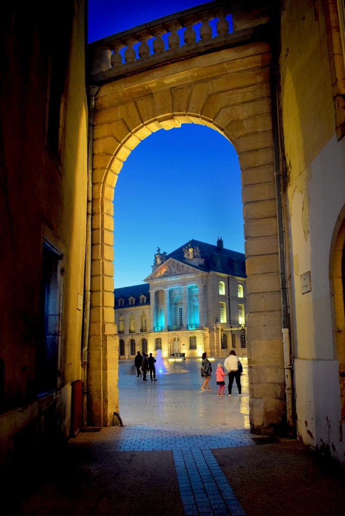 Archway opening to the Place de la Libération, Dijon © French Moments