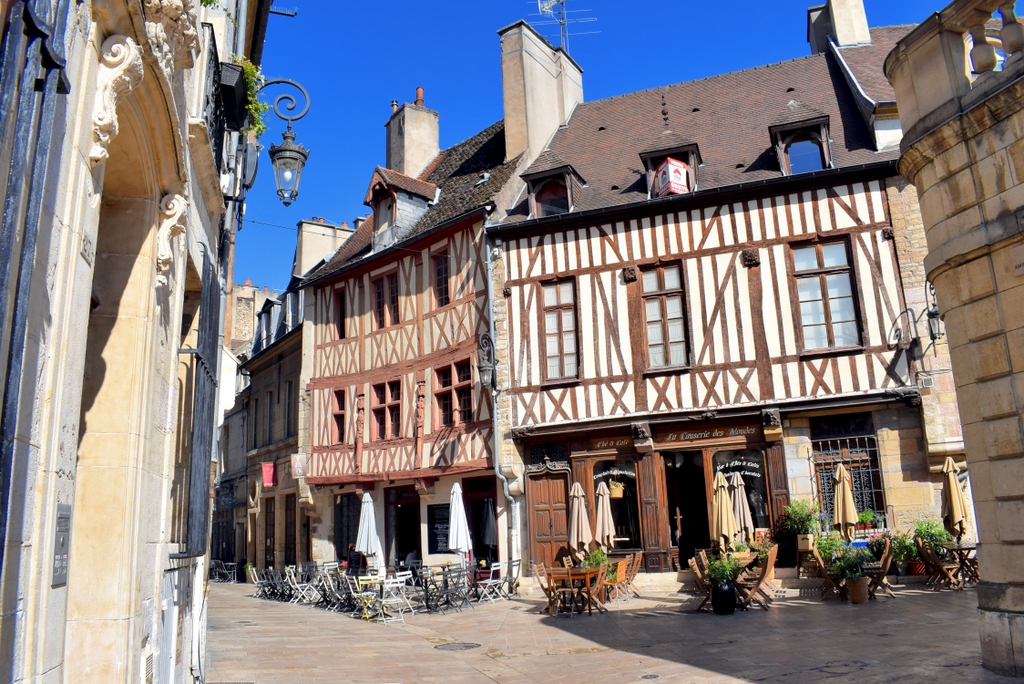 Fine half-timbered houses in Rue Amiral Roussin, Dijon © French Moments