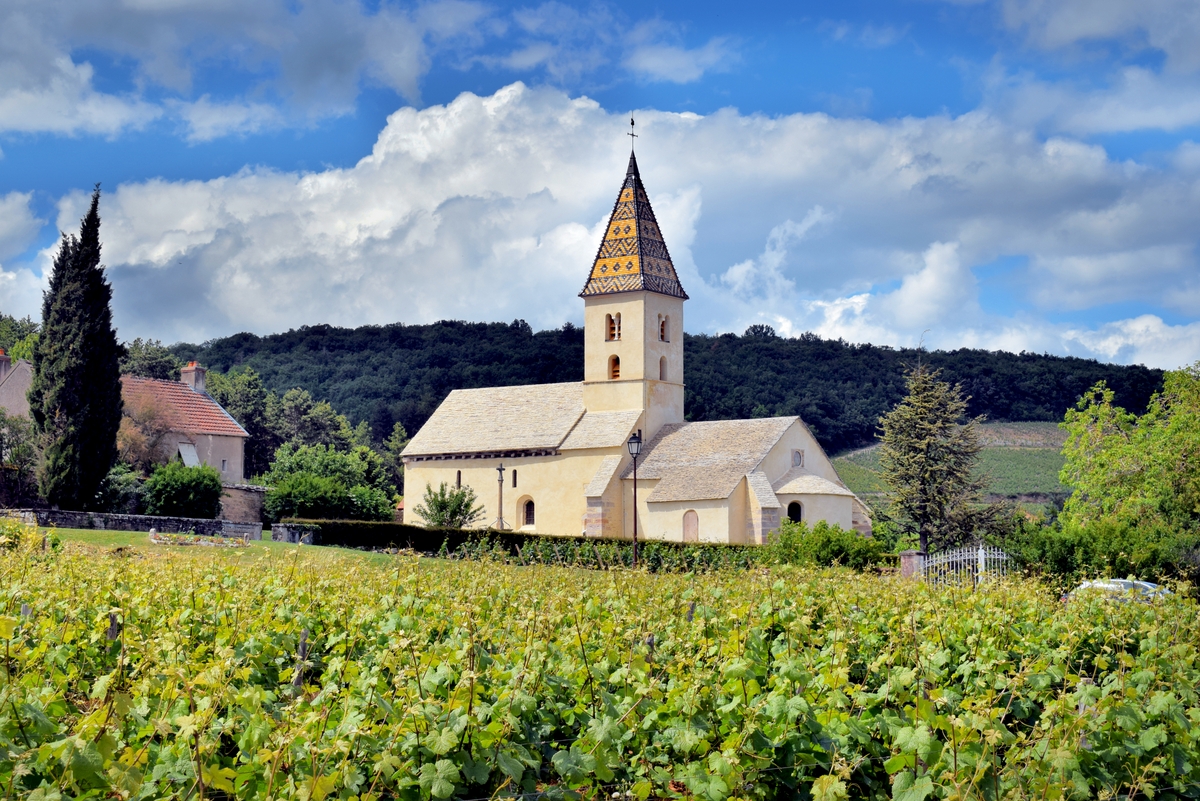Saint-Antoine Church in Fixey © French Moments