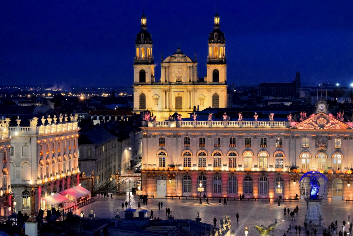 Things to see in Nancy: the cathedral by night © French Moments