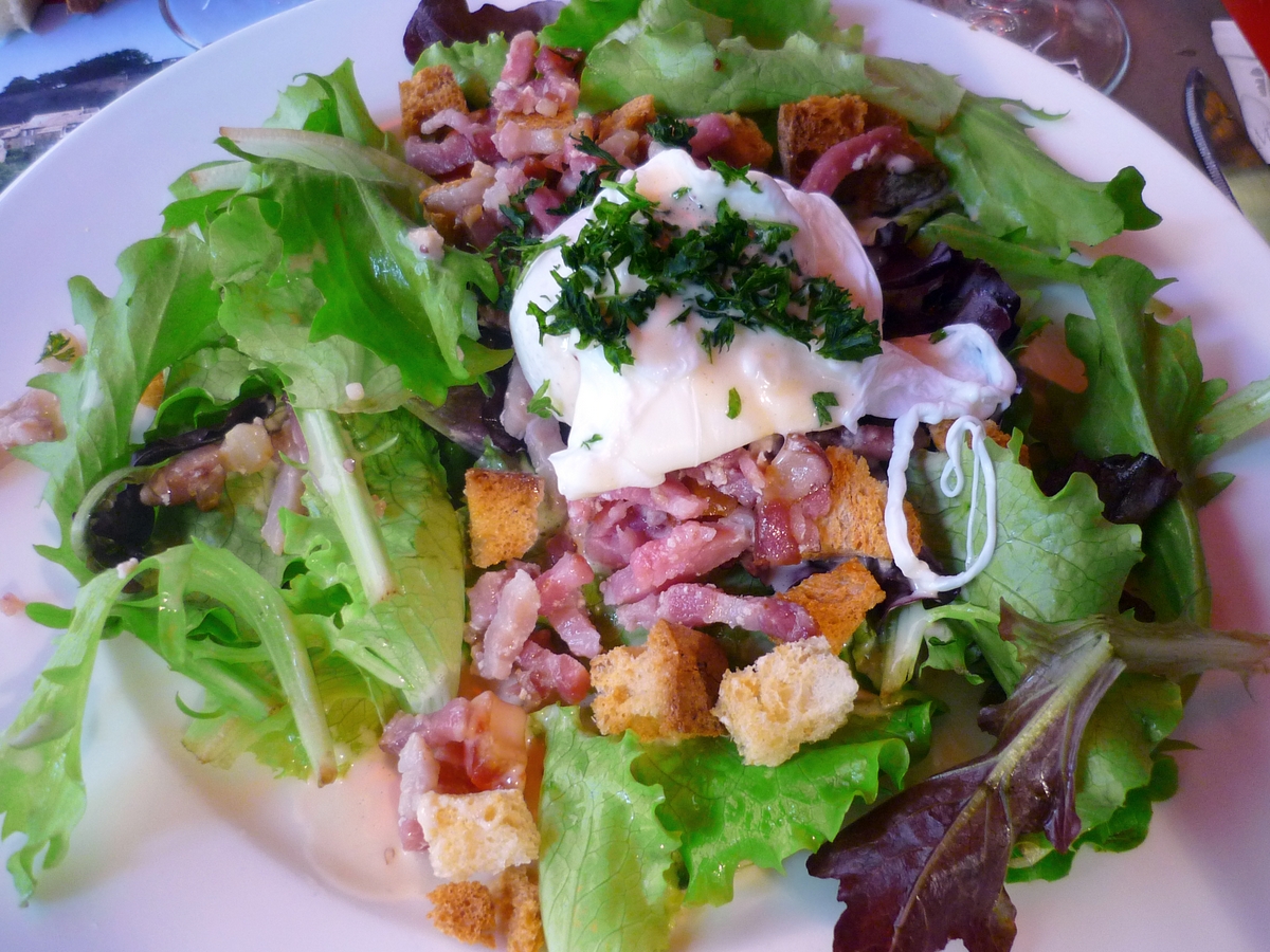 Salade Lyonnaise © French Moments 