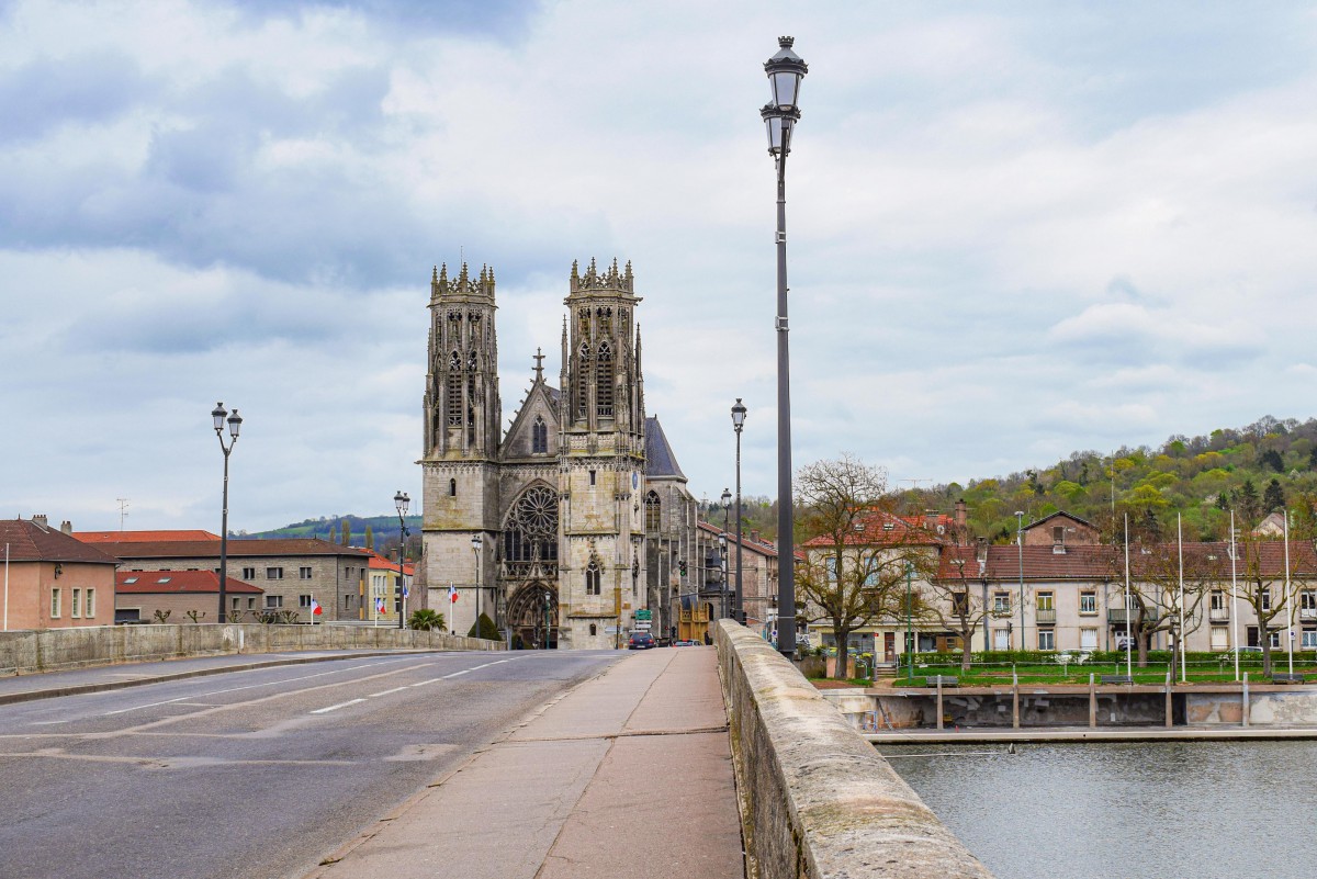 Photos of Spring in Lorraine - Pont-à-Mousson © French Moments