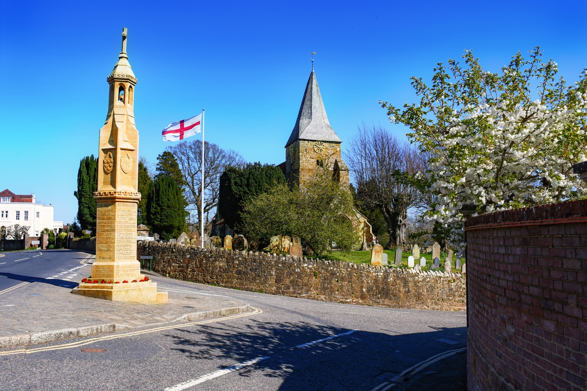 England in French - Burwash in spring © French Moments