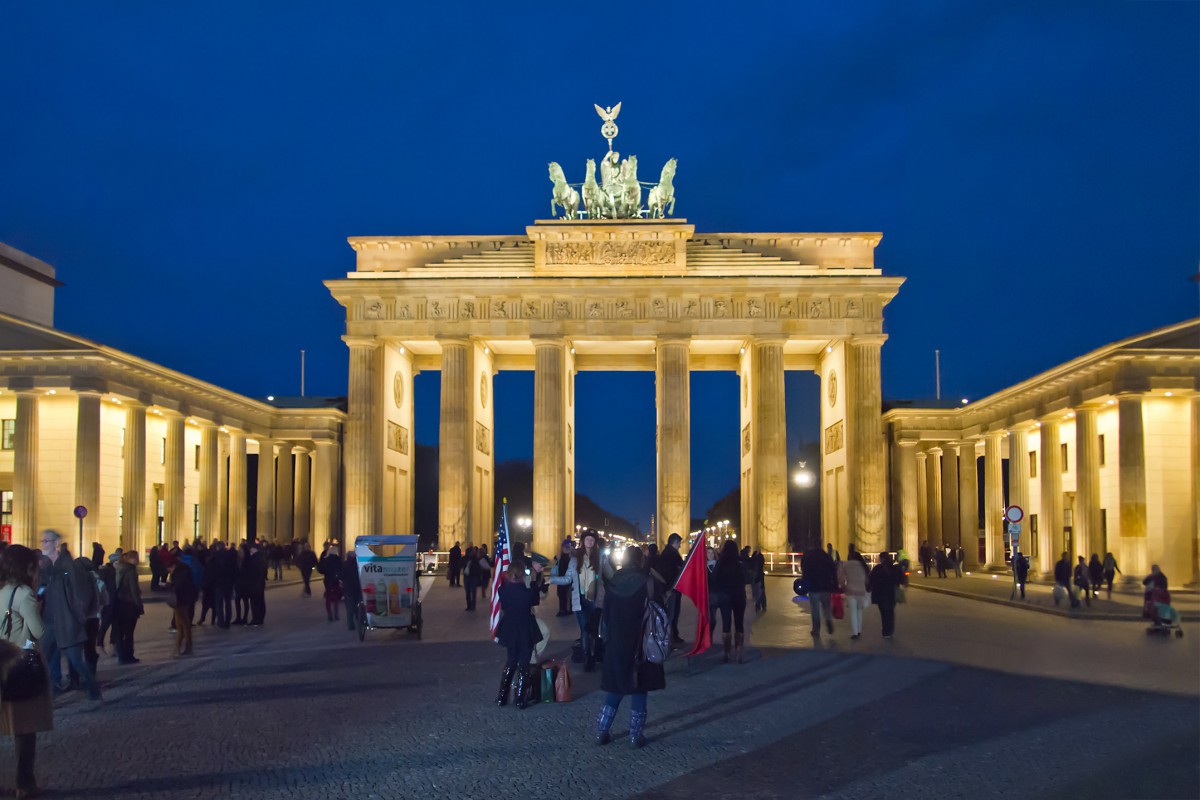 Germany in French - The Brandeburg Gate in Berlin © Pedelecs - licence [CC BY-SA 3.0] from Wikimedia Commons