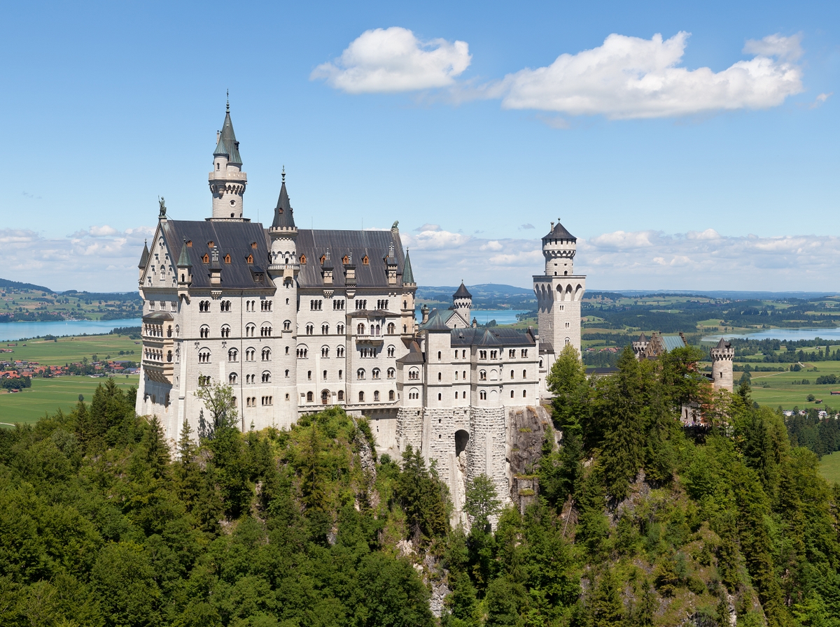 Germany in French Schloss Neuschwanstein © Thomas Wolf - licence [CC BY-SA 3.0 de] from Wikimedia Commons
