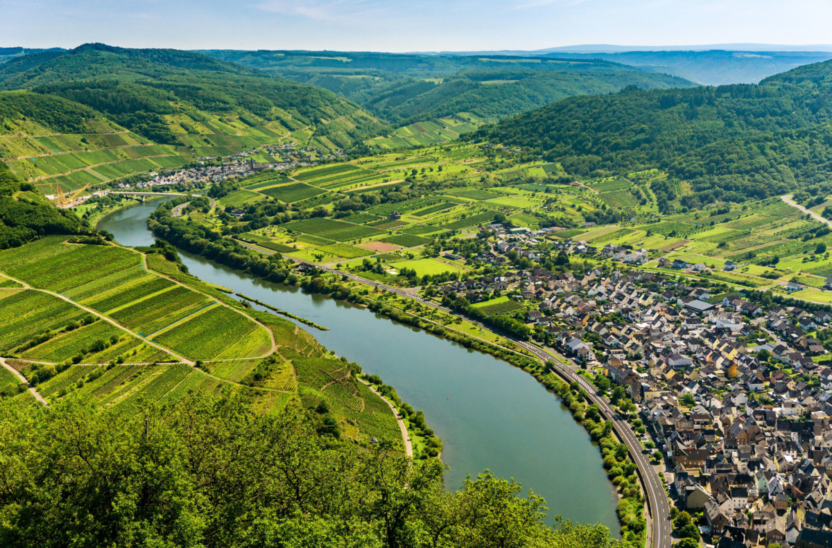 Bremm and the Moselle Valley seen from the Calmont vineyard © Lightboxx via Twenty20
