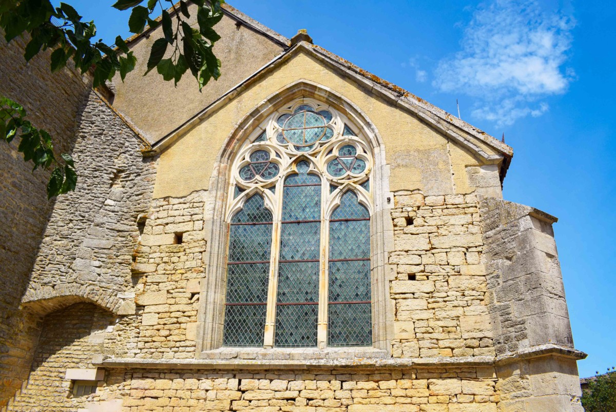 Châteauneuf - The exterior of the Gothic chapel © French Moments