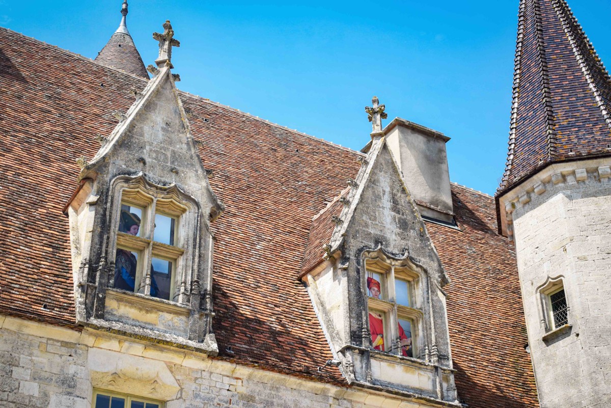 Châteauneuf - Renaissance windows © French Moments