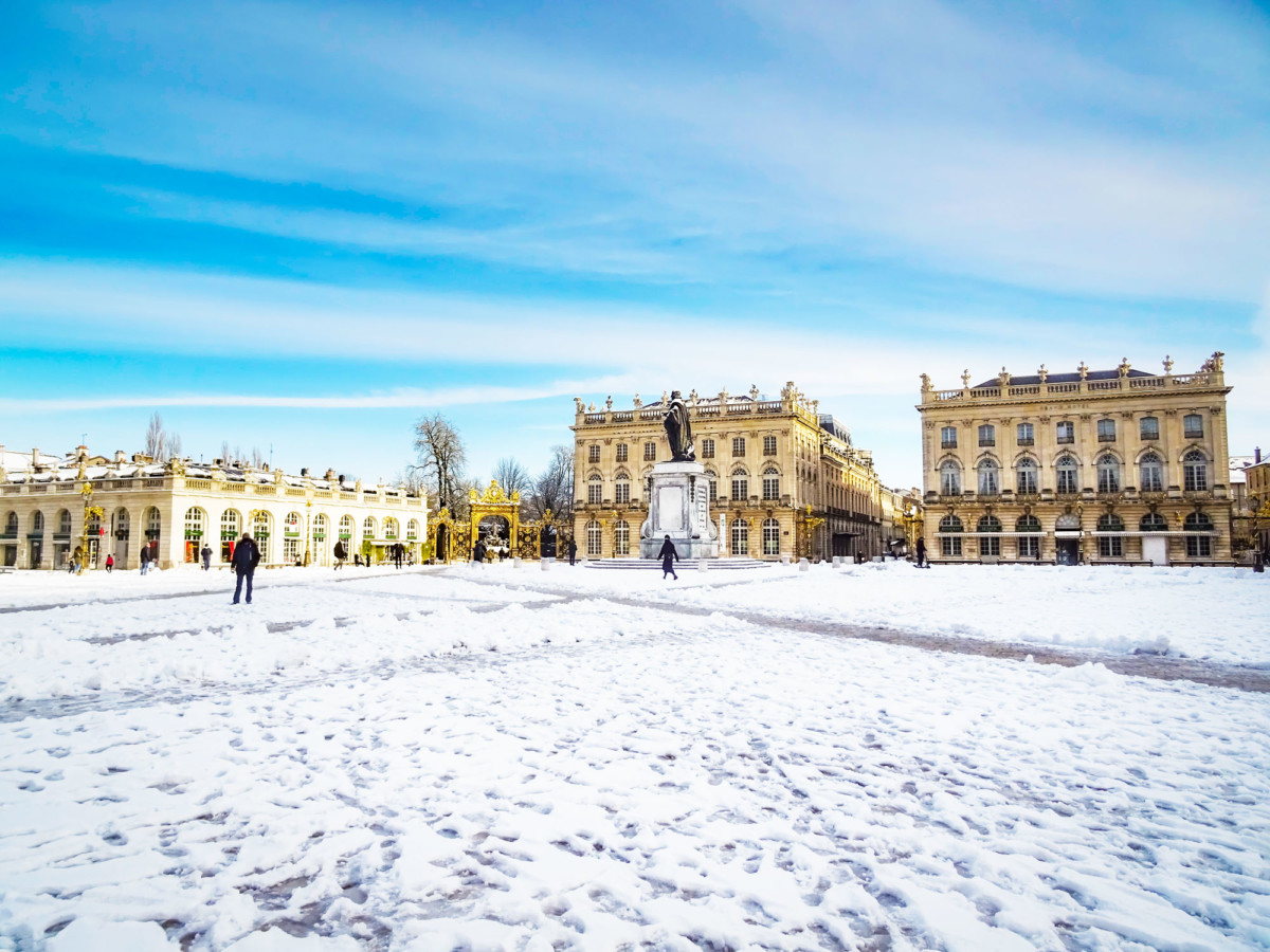 Nancy in the snow © French Moments
