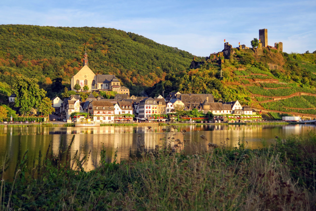 Beilstein on the banks of the Moselle © F51C via Twenty20