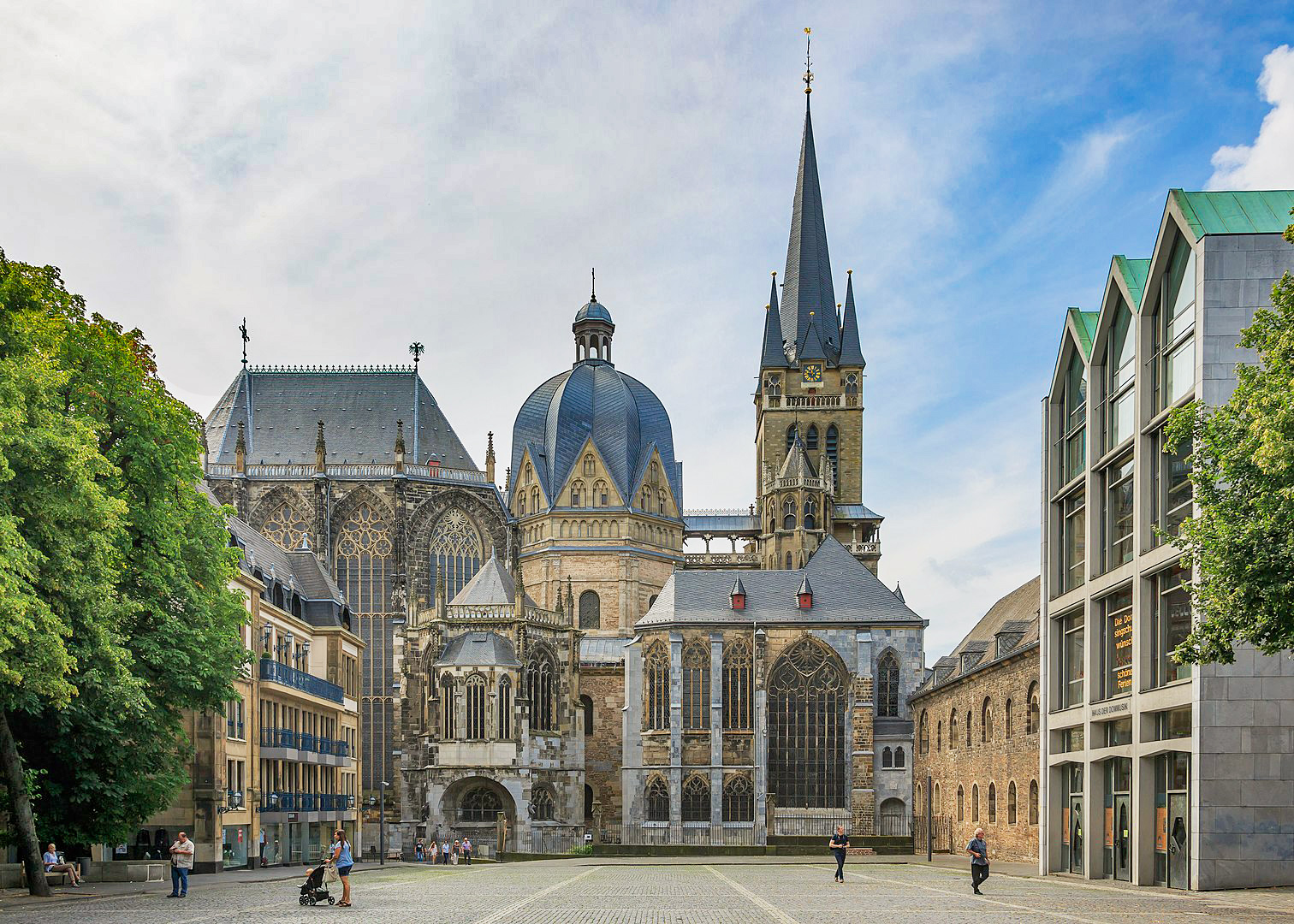 Aachen Imperial-Cathedral © CEphoto - licence [CC BY-SA 3.0] from Wikimedia Commons