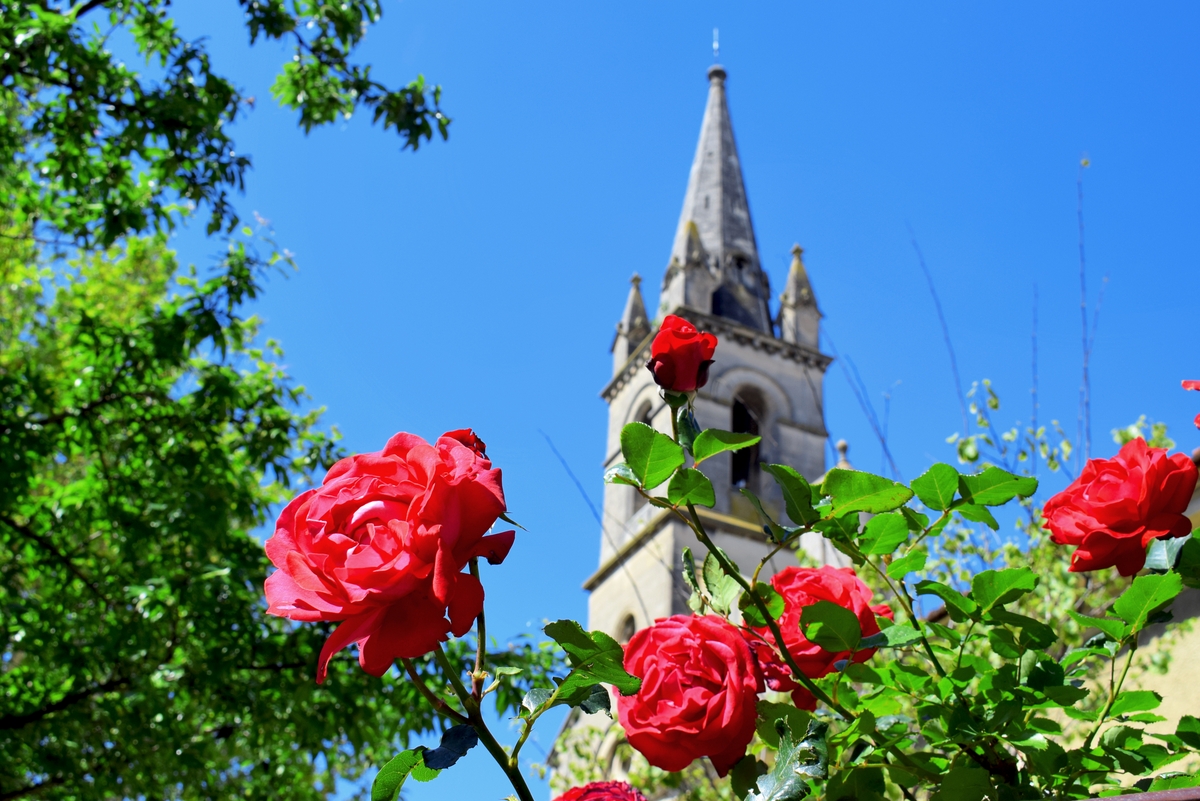 Seasons of the year in France - Pernes-les-Fontaines © French Moments