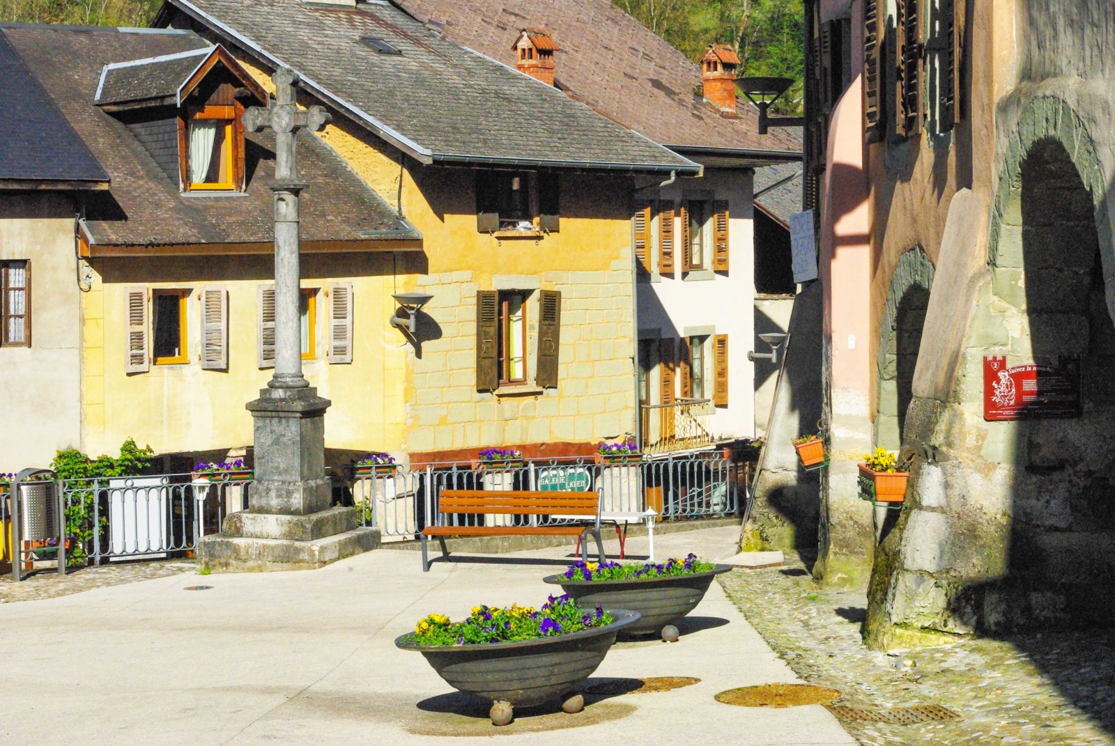 Around Annecy - Alby-sur-Chéran © French Moments