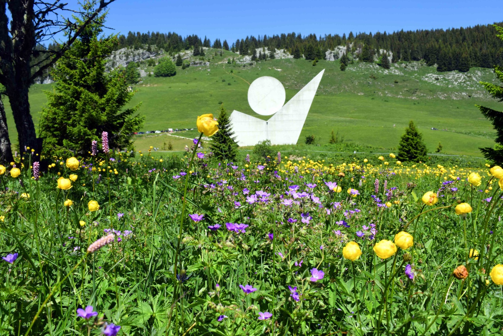 Around Annecy - The memorial of the Plateau des Glières © French Moments