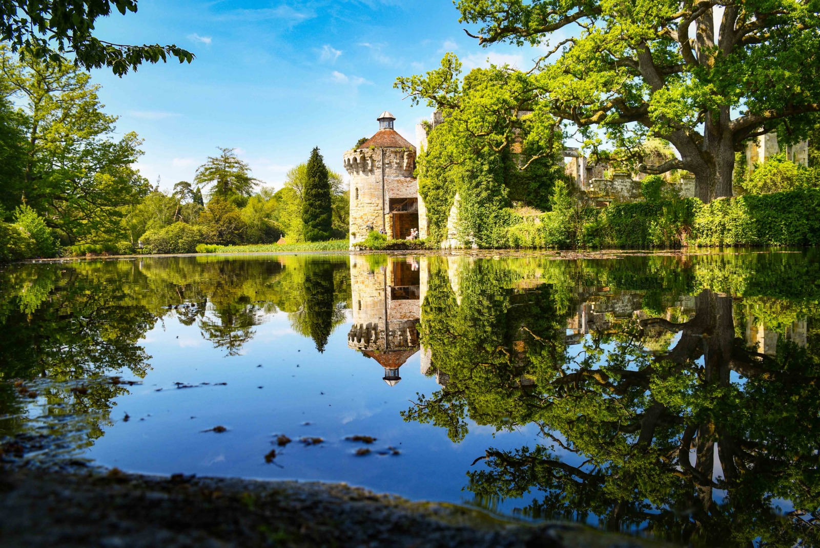 Scotney Castle © French Moments