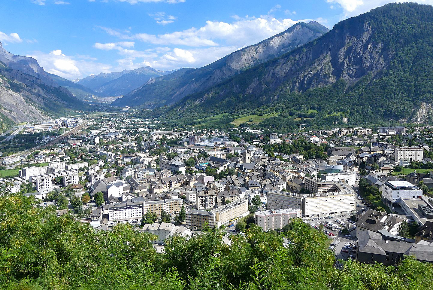 General view of Saint-Jean-de-Maurienne © Florian Pépellin - license [CC BY-SA 4.0] from Wikimedia Commons