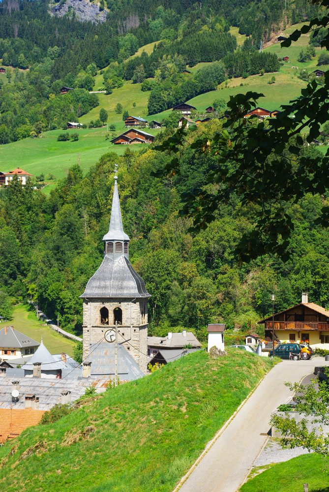 Onion dome steeples of Savoy - Beaufort © French Moments